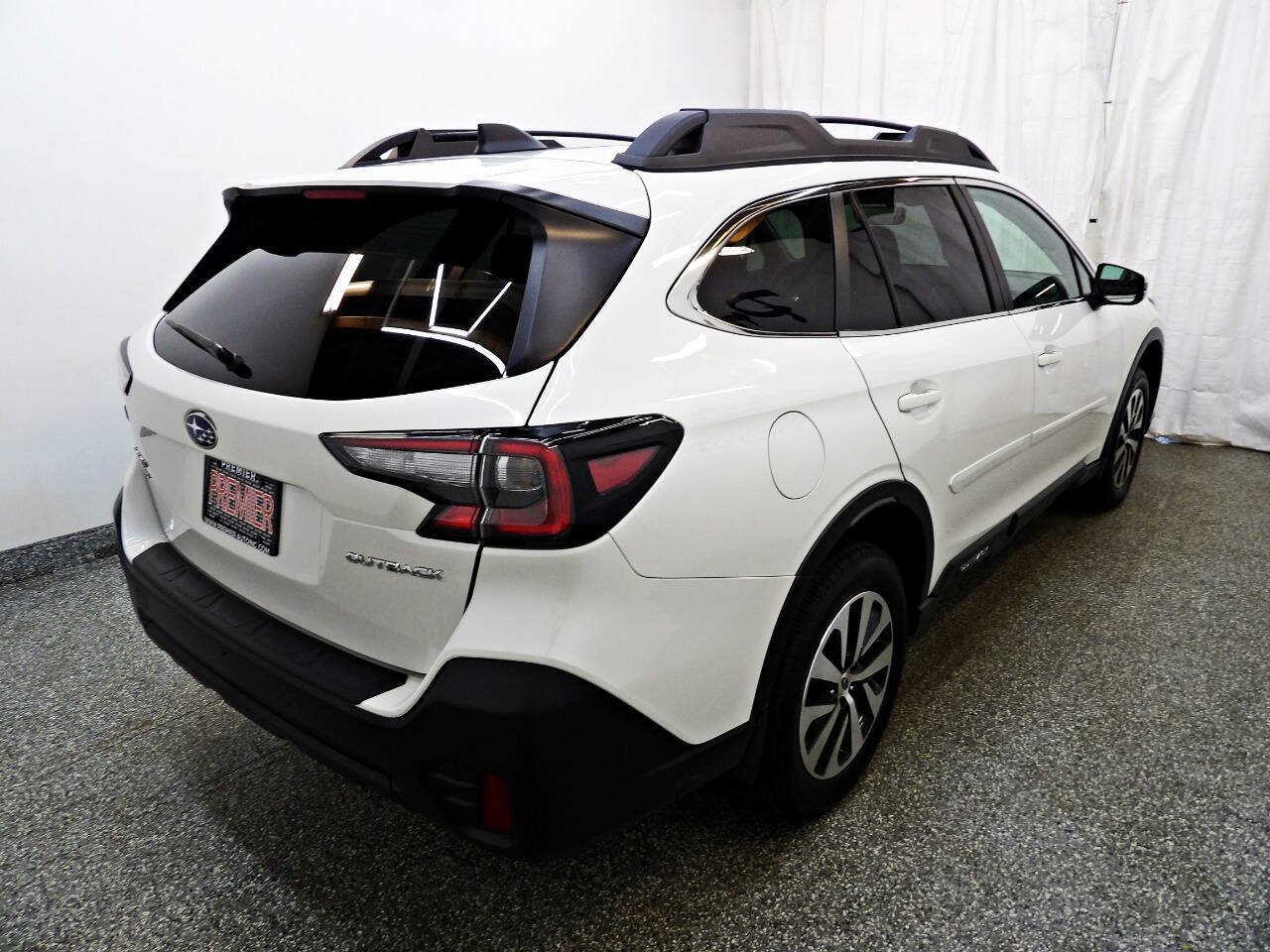 Used 2022 Subaru Outback Premium AWD/4WD image 6