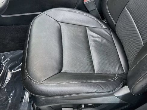 Used 2022 Ford Explorer Limited w/ Equipment Group 301A AWD/4WD image 20