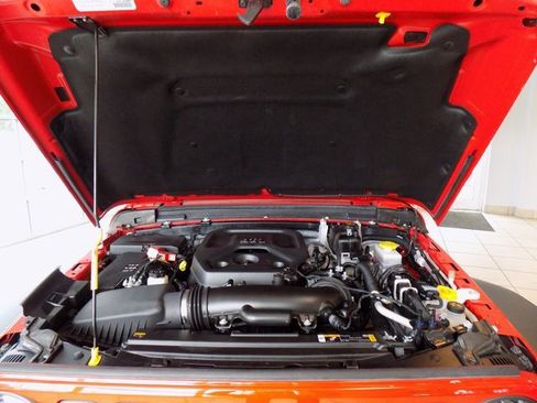 Certified 2024 Jeep Wrangler Sport S image 33