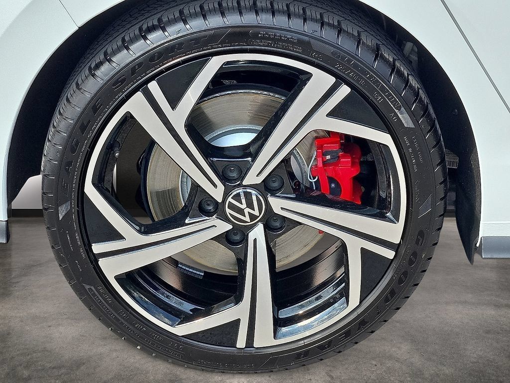 Used 2025 Volkswagen GTI SE FWD image 7