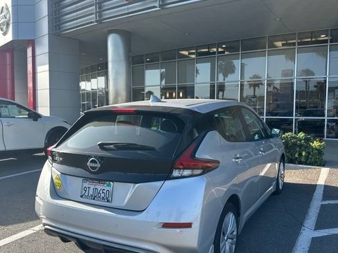 Used 2024 Nissan Leaf S FWD image 3