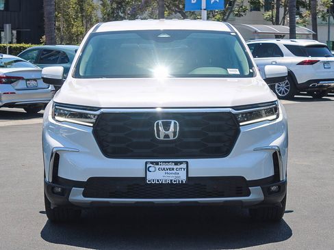 Used 2025 Honda Pilot EX-L image 2