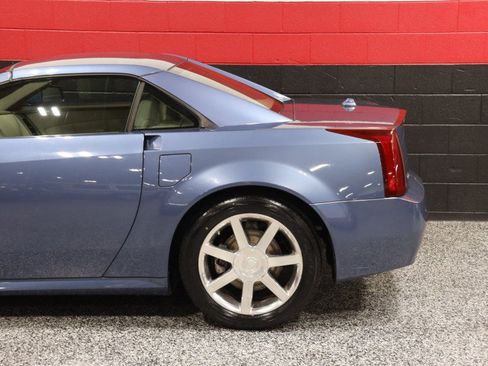 Used 2005 Cadillac XLR RWD image 22