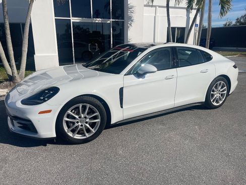 Used 2018 Porsche Panamera RWD image 27