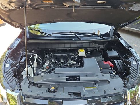 Used 2025 Nissan Pathfinder SV FWD image 36
