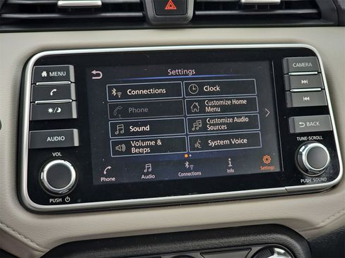 Used 2021 Nissan Versa SV image 21