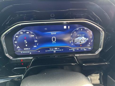 Used 2022 Chevrolet Silverado 1500 LTZ w/ LTZ Premium Package image 31