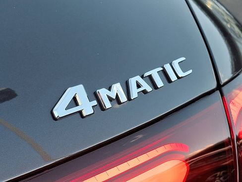 Used 2026 Mercedes-Benz GLC 300 4MATIC image 25