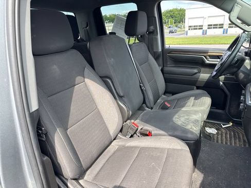 Used 2025 Chevrolet Silverado 1500 LT AWD/4WD image 13