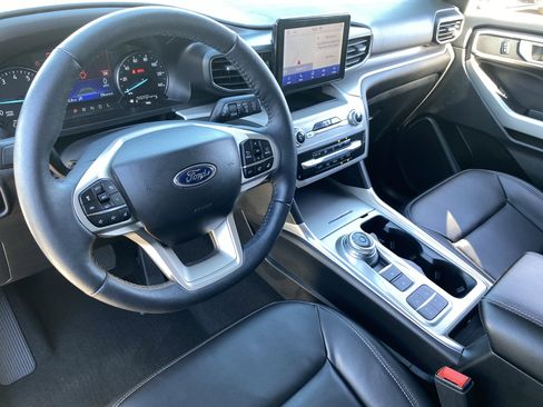 Used 2023 Ford Explorer XLT w/ Equipment Group 202A image 18