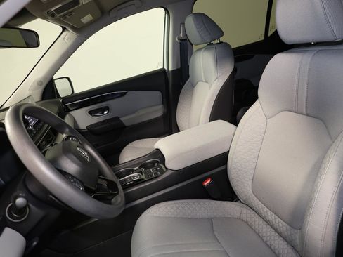 Used 2023 Honda Pilot LX image 25