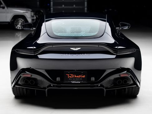 Used 2023 Aston Martin V8 Vantage Coupe RWD image 24