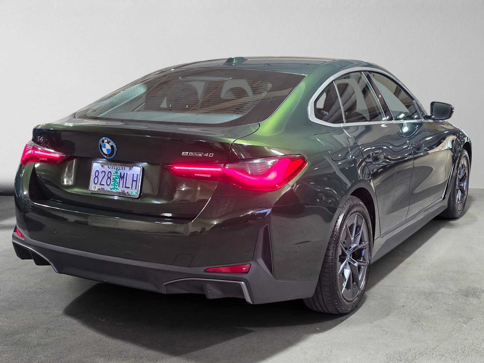 Used 2023 BMW i4 eDrive40 w/ Premium Package RWD image 3