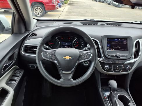 Used 2024 Chevrolet Equinox LT FWD image 16