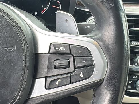 Used 2019 BMW 540i w/ M Sport Package image 24