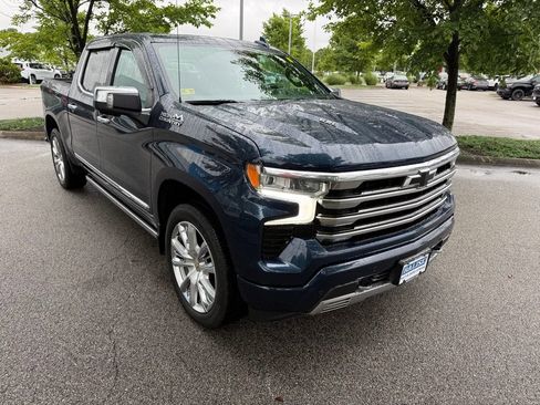 Used 2023 Chevrolet Silverado 1500 High Country w/ High Country Premium Package AWD/4WD image 7