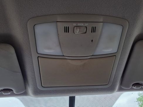 Used 2009 Nissan Rogue SL w/ Premium Pkg image 17