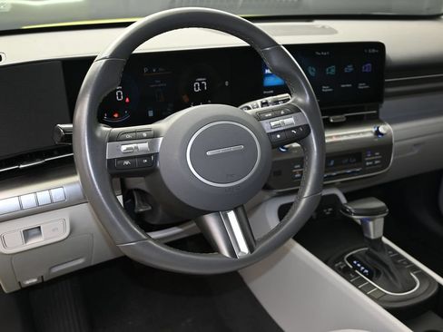 Used 2025 Hyundai Kona SEL AWD/4WD image 20