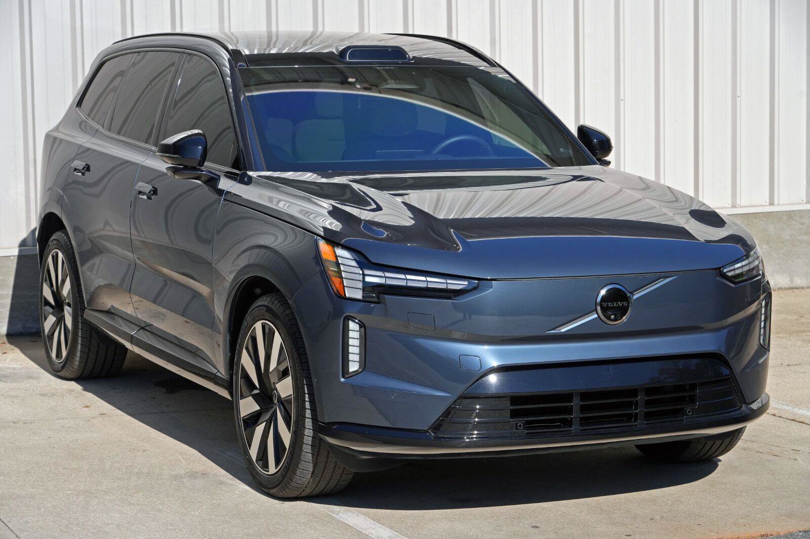 Used 2025 Volvo EX90 Ultra AWD/4WD image 50