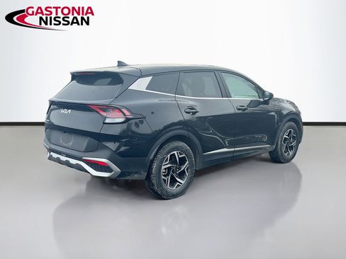 Used 2024 Kia Sportage LX image 9