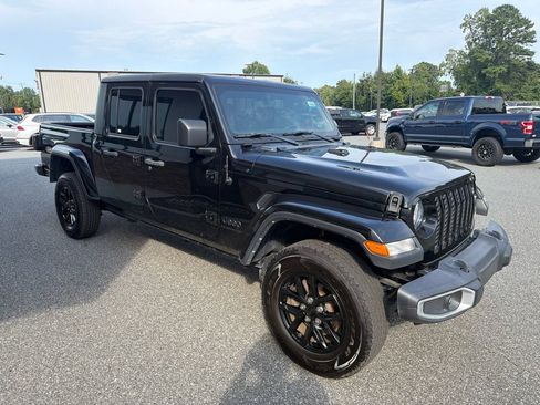 Used 2022 Jeep Gladiator Sport AWD/4WD image 11