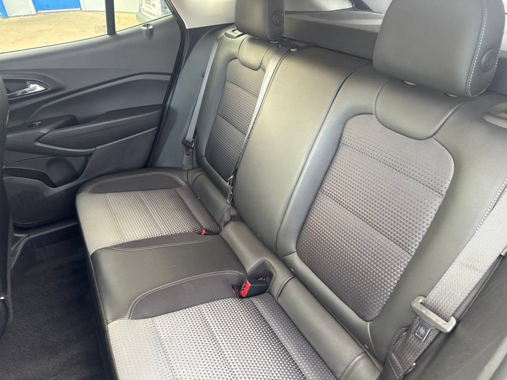 Used 2025 Chevrolet Trax LT FWD image 28