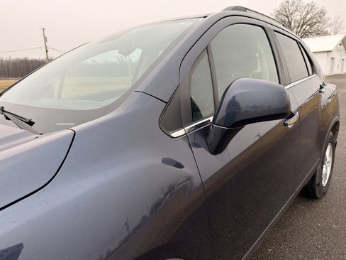 Used 2018 Chevrolet Trax LT w/ Driver Confidence Package image 11