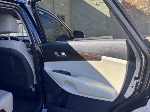 Used 2019 Kia Sorento LX w/ LX Convenience Package image 11