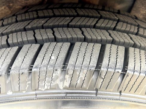 Used 2013 Toyota Highlander Plus image 17