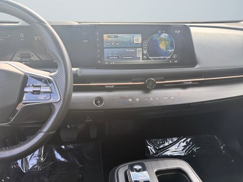 Used 2024 Nissan Ariya FWD image 11