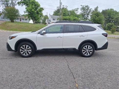 Used 2022 Subaru Outback Premium AWD/4WD image 6