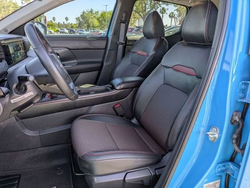 Certified 2025 Nissan Kicks SR FWD image 13