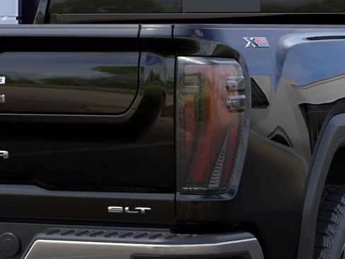 New 2025 GMC Sierra 2500 SLT w/ SLT Convenience Package image 11
