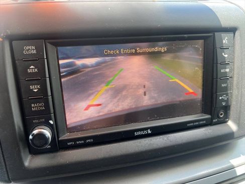 Used 2012 Volkswagen Routan SE FWD image 15