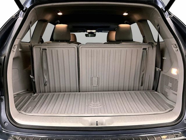 Used 2018 Toyota Highlander XLE AWD/4WD image 36