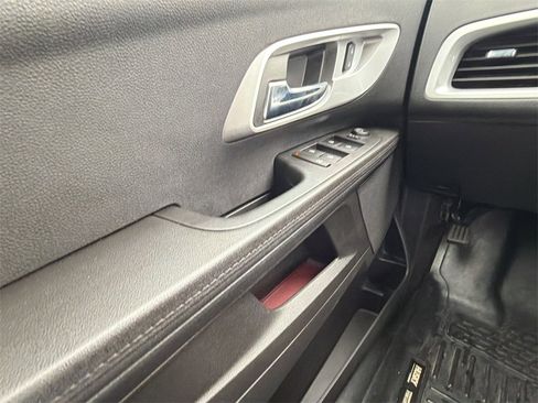 Used 2016 Chevrolet Equinox LS image 31