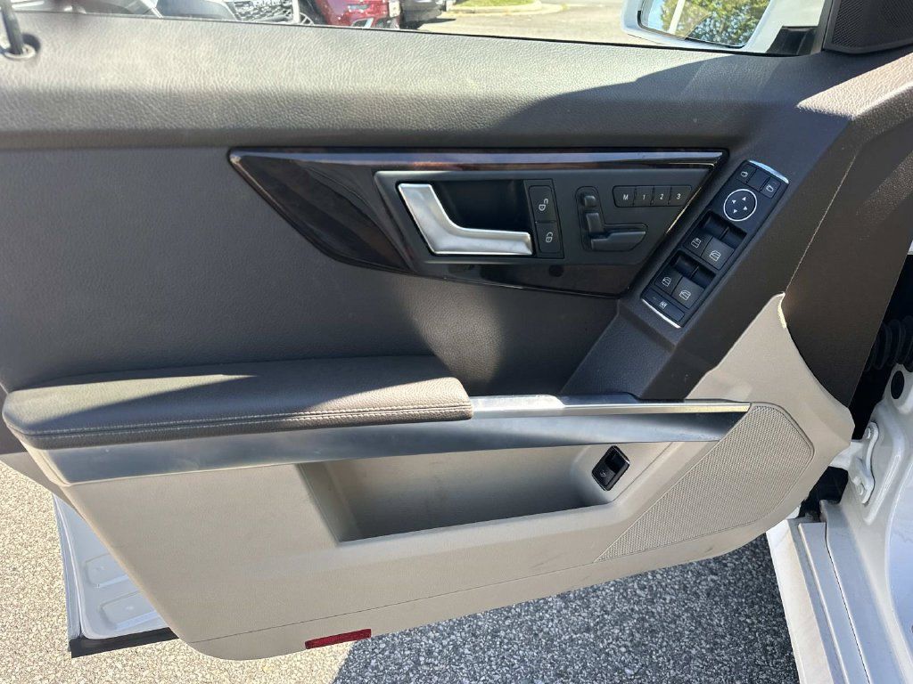 Used 2013 Mercedes-Benz GLK 350 4MATIC image 15
