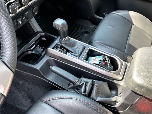 Used 2023 Toyota Tacoma SR5 w/ Technology Package RWD image 17
