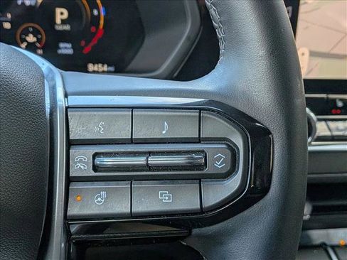 Used 2025 Chevrolet Colorado Trail Boss w/ Midnight Edition image 13