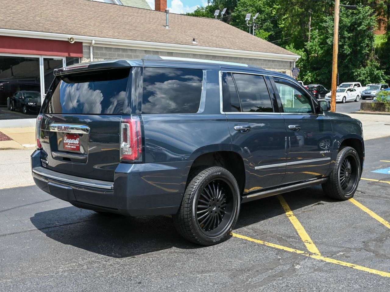 Used 2019 GMC Yukon Denali w/ Denali Ultimate Package AWD/4WD image 7