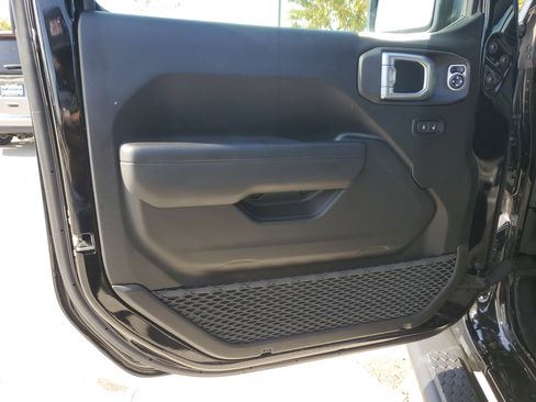 Used 2024 Jeep Wrangler Sport S image 13