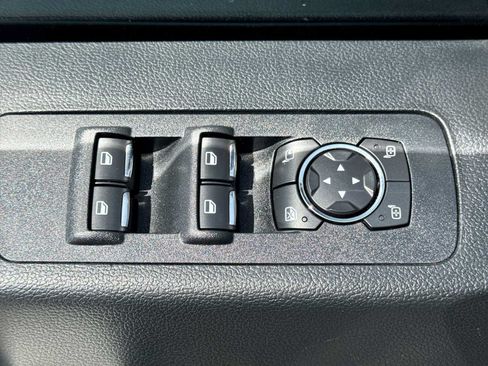 Used 2020 Ford F150 Lariat w/ Equipment Group 502A Luxury AWD/4WD image 16