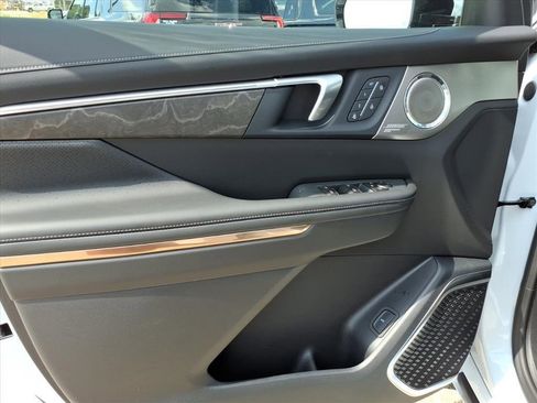 New 2026 Buick Enclave Avenir w/ Super Cruise Package image 13