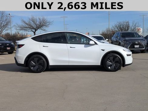 Used 2026 Tesla Model Y 2WD image 4