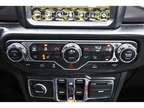 Used 2023 Jeep Wrangler Unlimited w/ Sun & Screen Package image 23