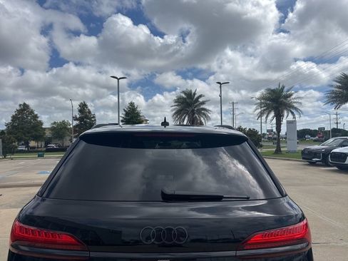 Used 2025 Audi Q7 3.0T Premium Plus w/ Premium Plus Package AWD/4WD image 3