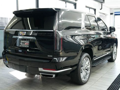 Used 2025 Cadillac Escalade Premium Luxury w/ LPO, Floor Liner Package AWD/4WD image 8