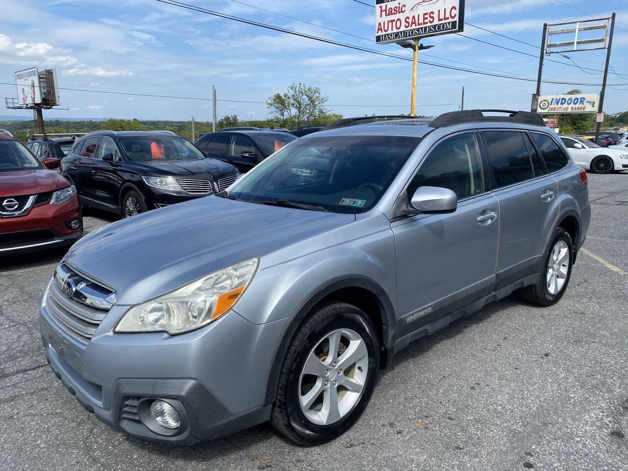 Used 2013 Subaru Outback 2.5i Premium AWD/4WD image 1