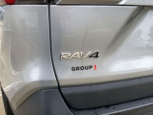 Used 2024 Toyota RAV4 XLE AWD/4WD image 32