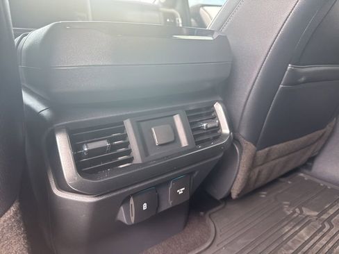 Used 2022 Ford F150 Lariat AWD/4WD image 14